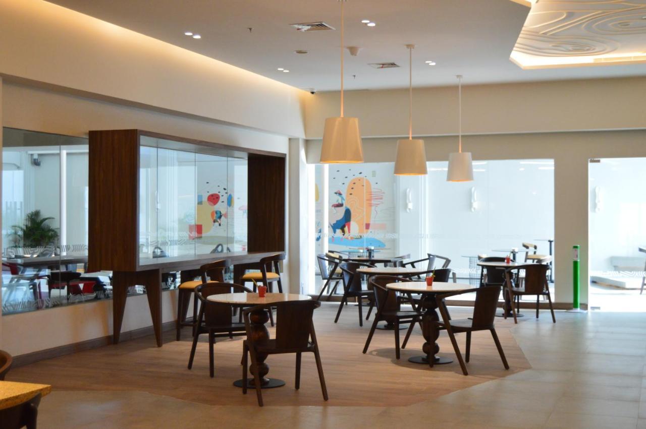 Ibis Styles Bandung Grand Central Esterno foto