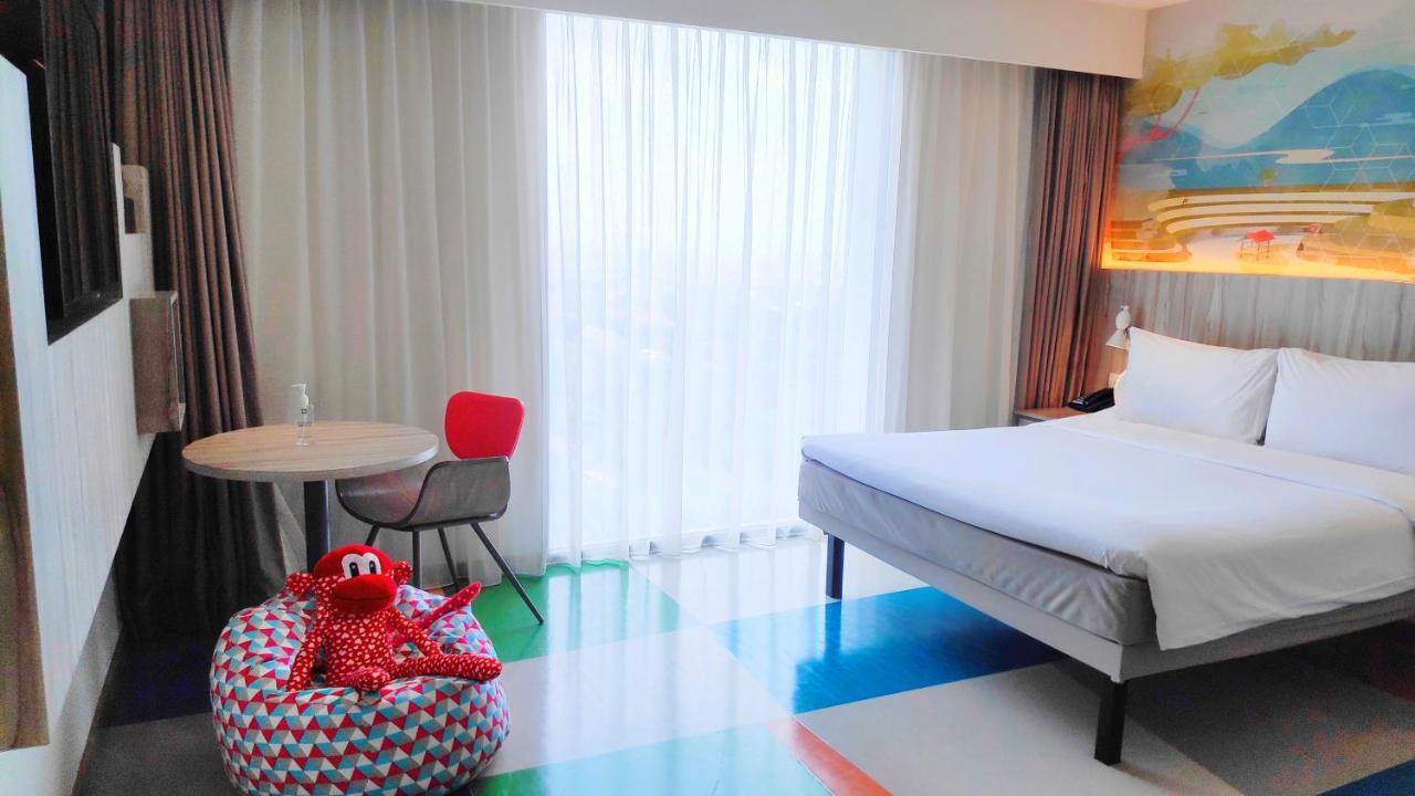 Ibis Styles Bandung Grand Central Esterno foto