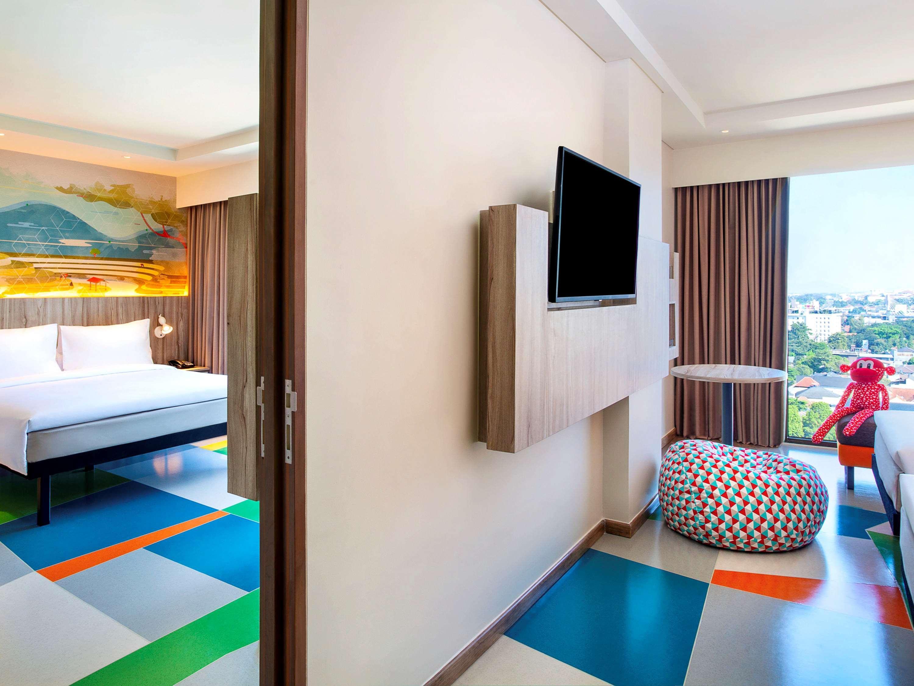 Ibis Styles Bandung Grand Central Esterno foto