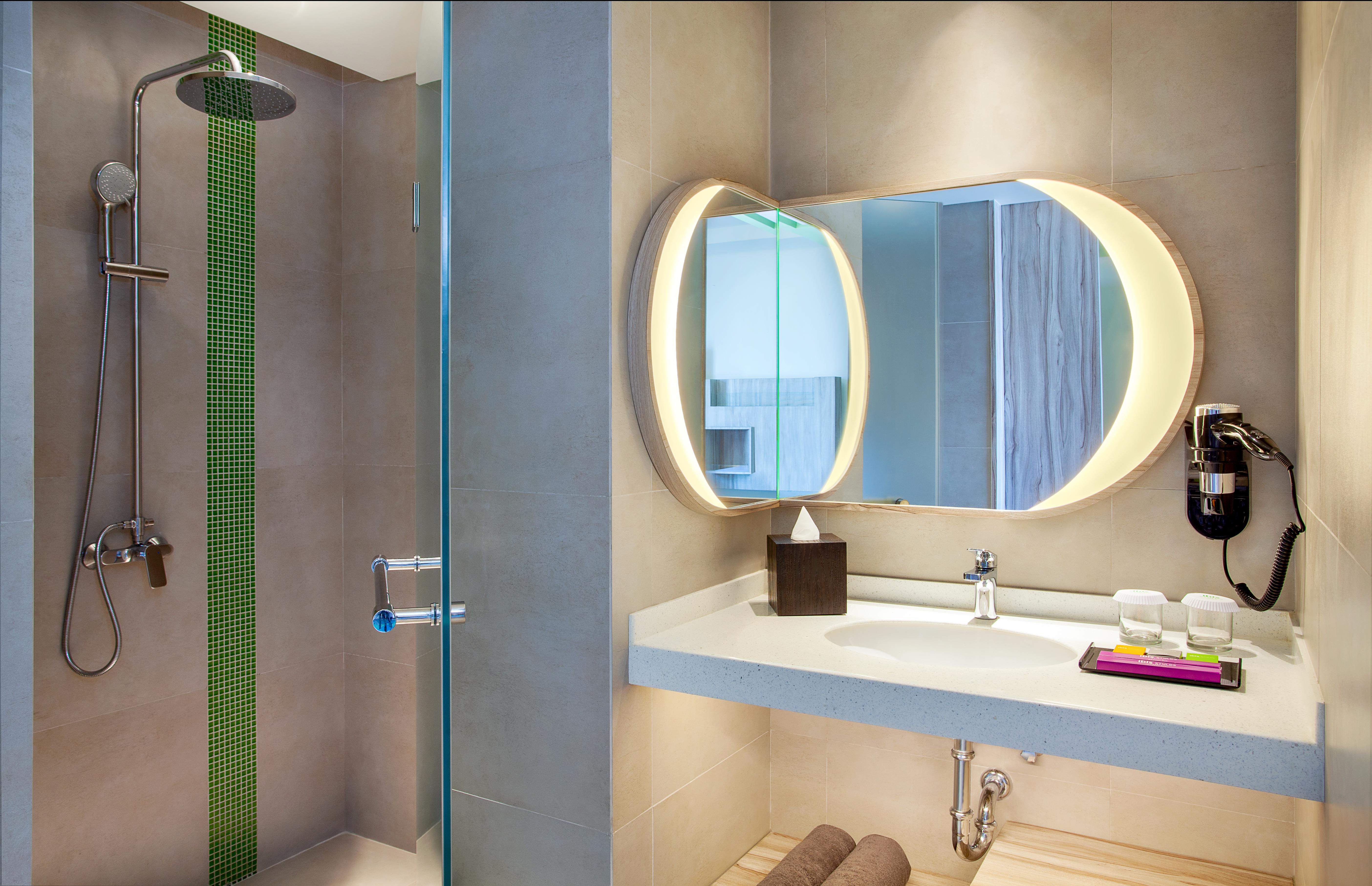 Ibis Styles Bandung Grand Central Esterno foto