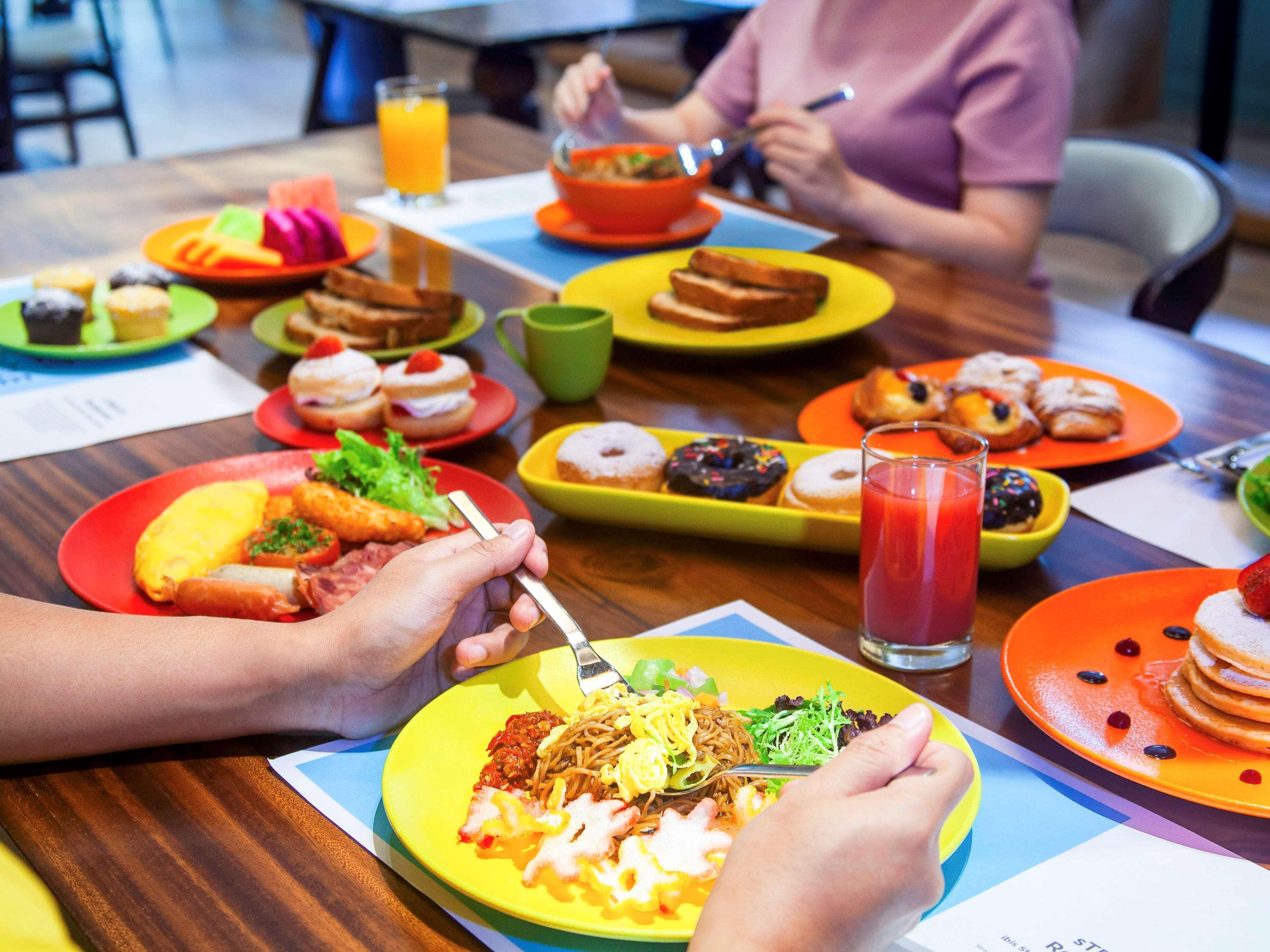 Ibis Styles Bandung Grand Central Esterno foto