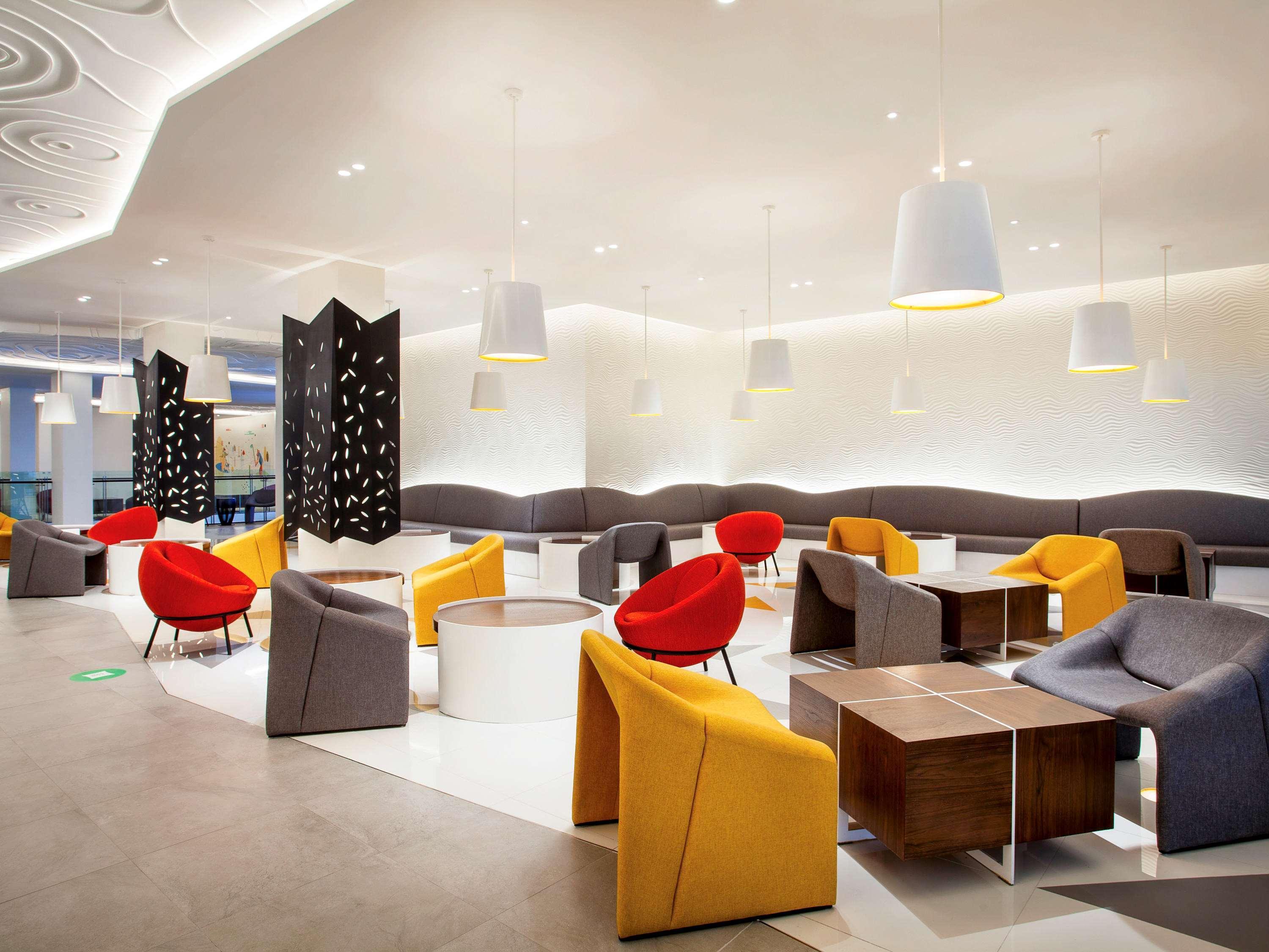 Ibis Styles Bandung Grand Central Esterno foto
